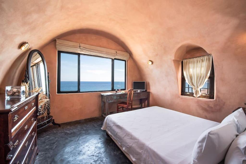 Ramni House: Private Villa With Pool By The Sea Иа Екстериор снимка